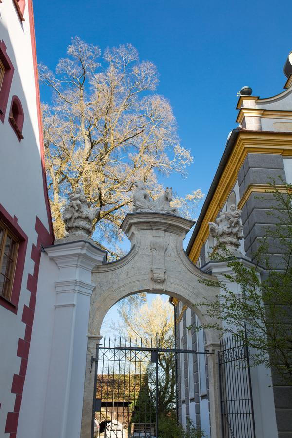 Hotel Schloss Leitheim Esterno foto